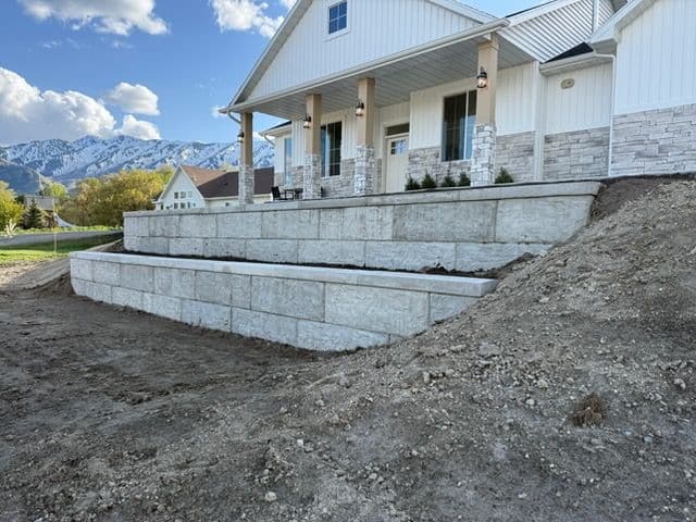 Gallery photos for Enhancing Homes with Concrete Block Retaining Walls: Image #2