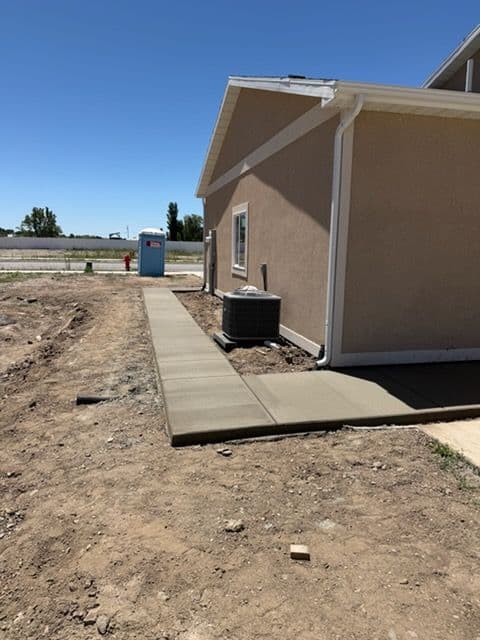 Gallery photos for Concrete Sidewalks Poured All the Way Around This Home: Image #2