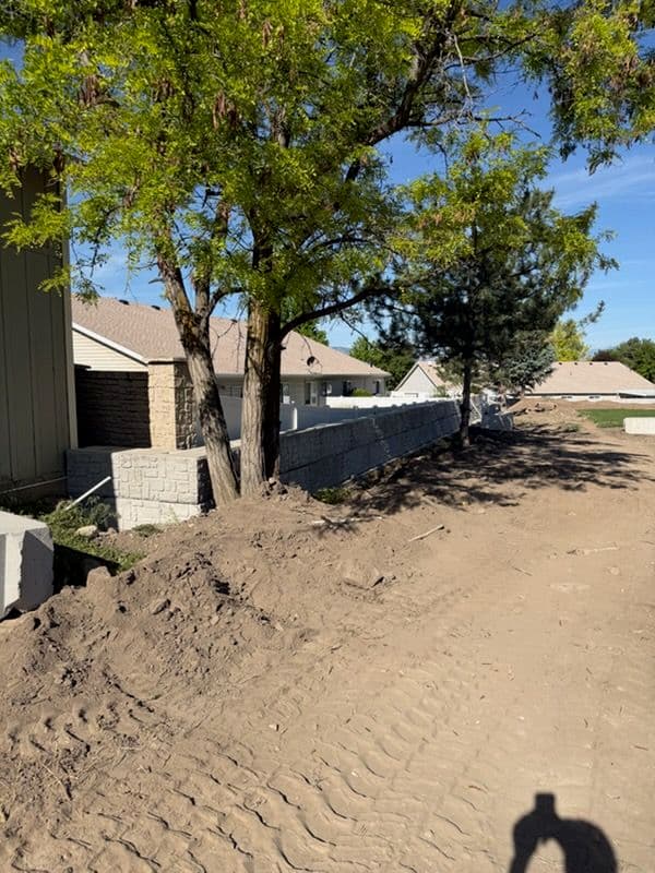 Gallery photos for Precast Concrete Block Retaining Wall Holds Grade and Sets Up the Yard: Image #1