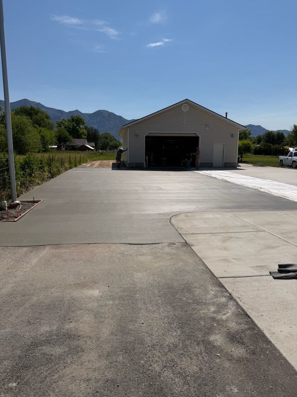 Gallery photos for Concrete Driveways and Parking Pads Done Right: Image #1